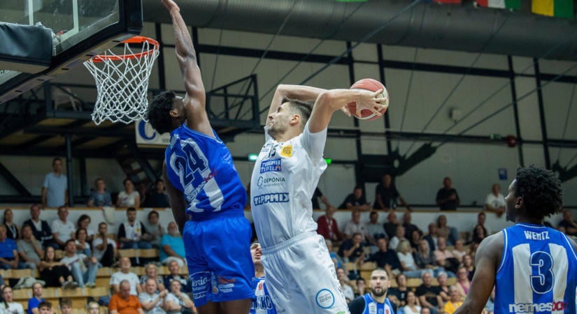 Zlatko Jovanovics: Miután két pontra feljött a Sopron, sikerült még több energiát a mérkőzésbe pakolni, keményen védekeztünk és fontos sikert arattunk