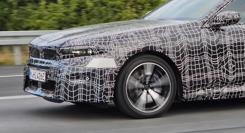 Lefotóztuk a még álcázott, egyelőre titkos legújabb 5-ös BMW-t