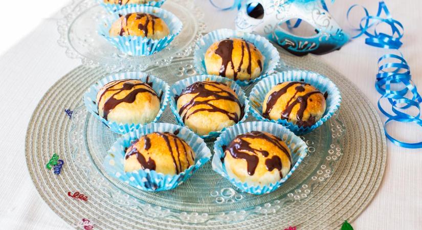 Ennél jobb fánkrecept nincs: mogyorókrémmel, muffinformában sütöttük