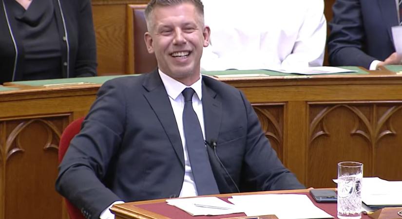 Kettős mérce hányingerig: Magyar Péter bábkeresése