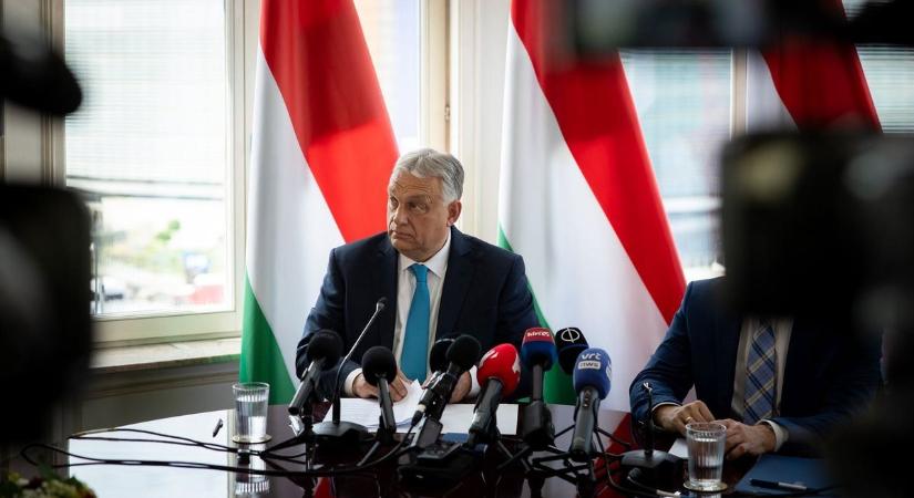 Orbán Viktor most jelentette be a Fidesz új parlamenti vezetőjét, ő Gulyás Gergely utódja: régi harcostársa a volt miniszterelnöknek – "Habemus Bókam"