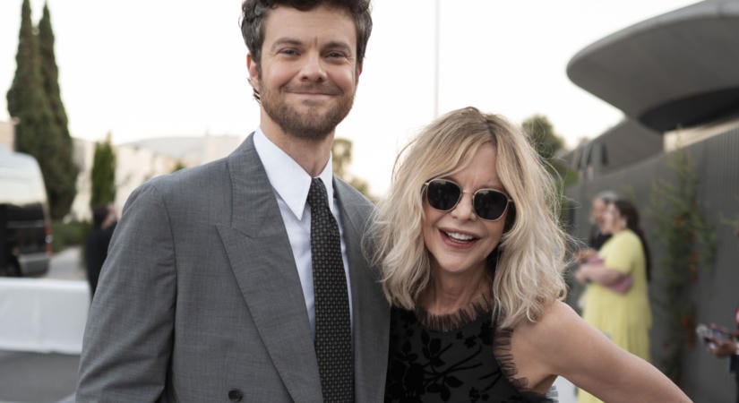 Meg Ryan büszkén pózolt felnőtt fiával: a 64 éves színésznő mosolya még mindig a régi