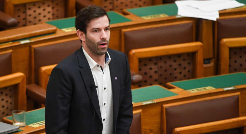Elég volt a félelem? Fekete-Győr András a hőhullám alatti takarékosságról írt