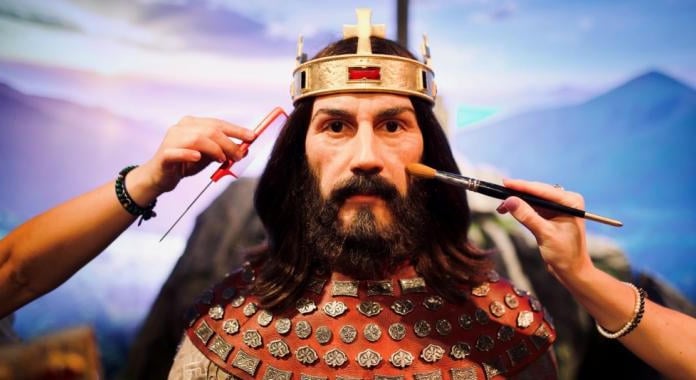 Szent István figurájával ünnepli az államalapítást a Madame Tussauds Budapest