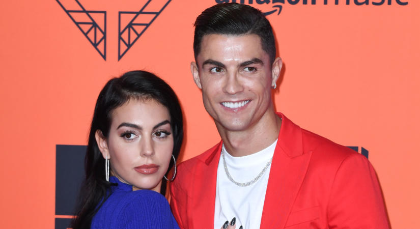Merész dekoltázs: kihívó ruhában jelent meg Cristiano Ronaldo felesége