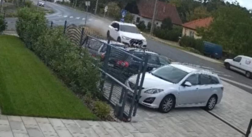 Jogosítványa sem volt a Siófokon taroló sofőrnek, kiderült, mit mondott a becsapódás után