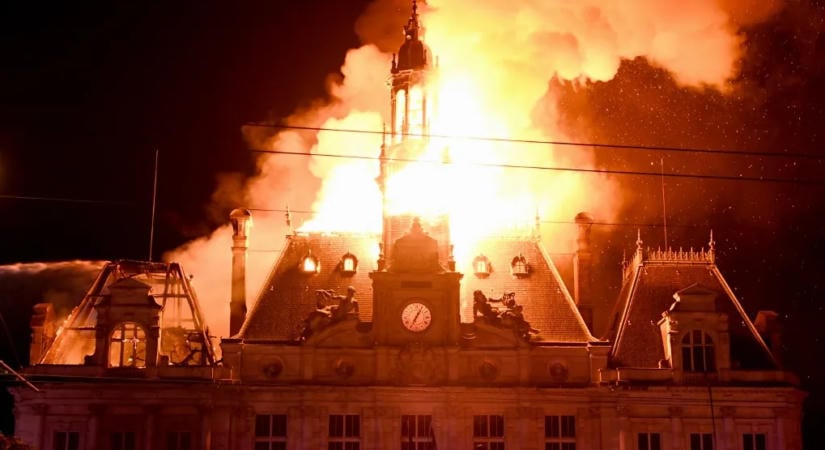 Limoges-ban a tűzvész pusztította városháza feleleveníti a Notre Dame emlékeit