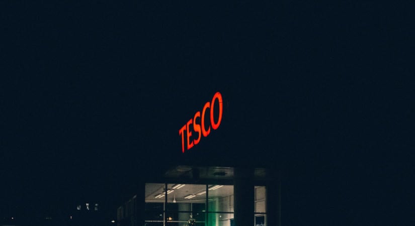 Javult a Tesco eredménye a pénzügyi év első felében, különösen jól teljesített a közép-európai üzletág