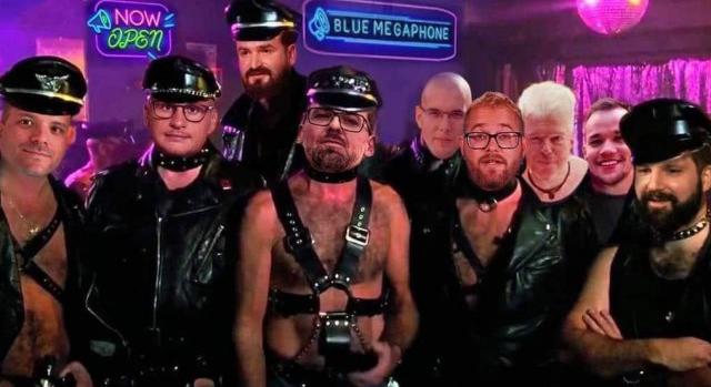 Fétisszerkóban a Kék Osztriga bárban a megafonosok: zavarba ejtő képpel toboroz kormánypárti influenszereket Trombitás Kristóf