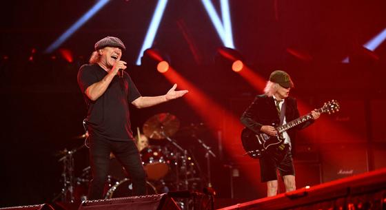 Angus Young 70 éve született, és ebből 52 évet az AC/DC-nek adott