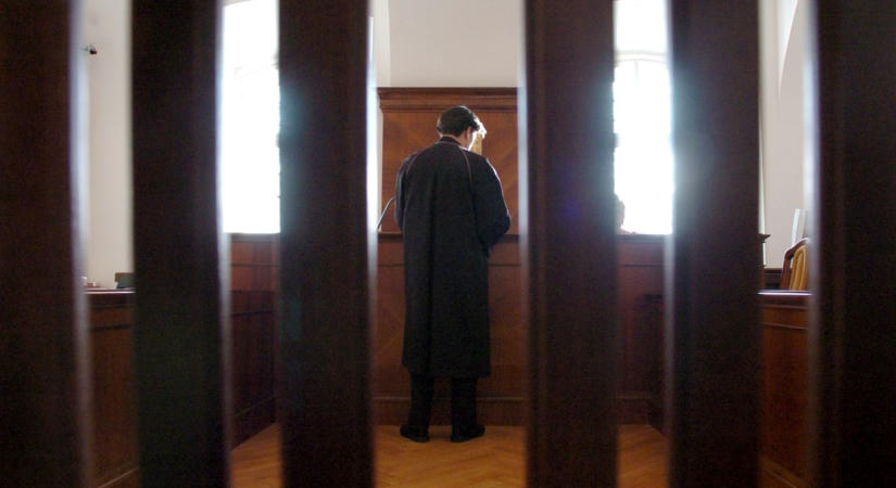Két táborra szakadtak a budapesti ügyvédek: szabad-e védeni a NER-eseket?