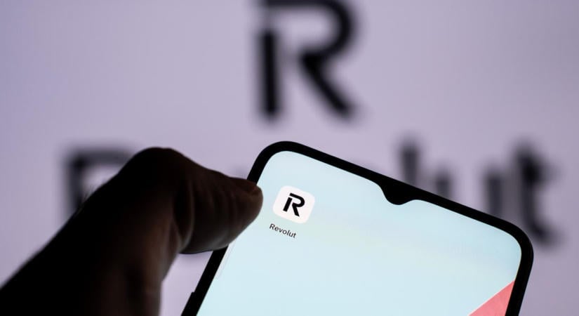 Már pillantással is lehet fizetni: új funkcióval rukkolt elő a Revolut