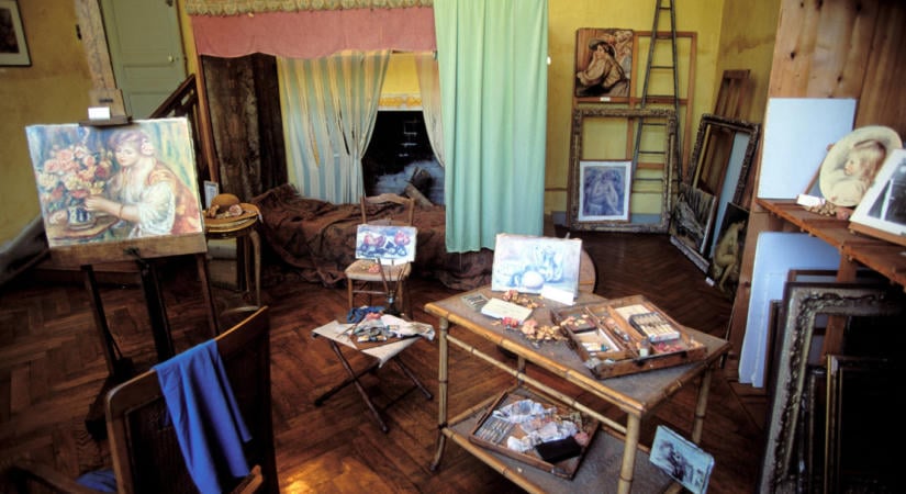 Megkerült a két ellopott Renoir-festmény, amiket a múzeum kerítésén vágott lyukon át vittek magukkal a tolvajok