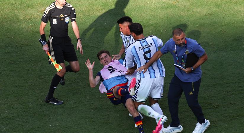 Óriási balhé a vb‑döntő után, Argentína második piros lapját szinte senki sem vette észre