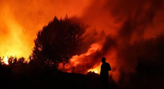 Újabb erdőtüzek törtek ki Görögország-szerte – 39 tűzesetet jelentettek