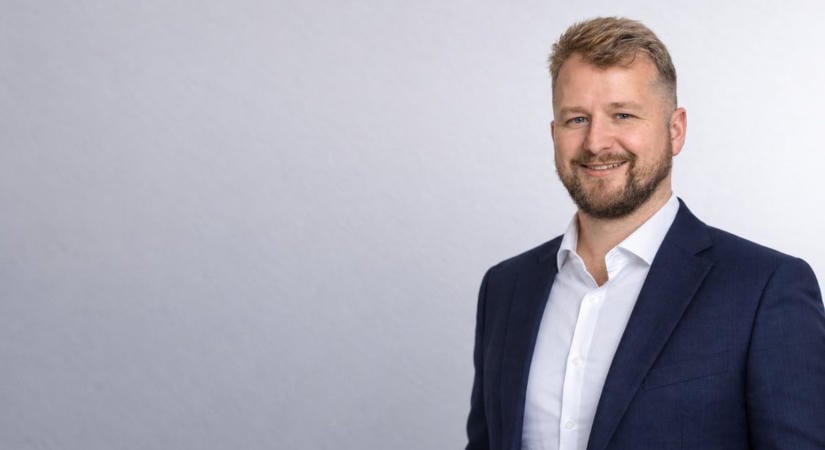 Mi történt Fehérvár mellett? Sofőrnek állt a polgármester!