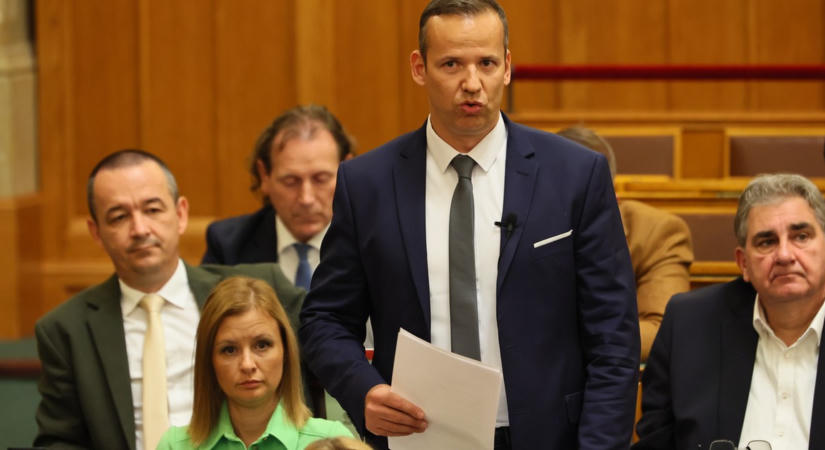 Toroczkai László hazatért a nyaralásból és ez volt az első dolga