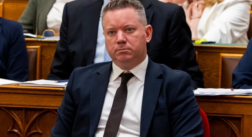 Pósfai Gábor belügyminiszter kirúgta az állami szervezet elnökét