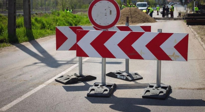 Hónapokra megváltozik a közlekedés, erre jobb lesz felkészülni!