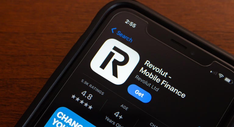 Újra lecsapott a Revolut-hiba, iPhone-os ügyfelek rekedtek a fiókjukon kívül