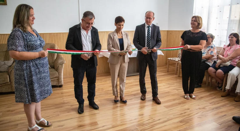 Új otthonra találtak az idősellátások