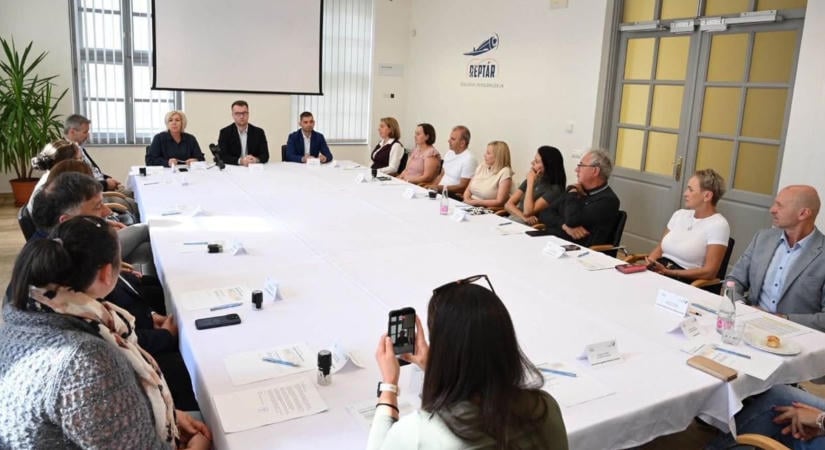 Székfoglalót tartott a Szolnok és Térsége Turisztikai Kerekasztal tagsága