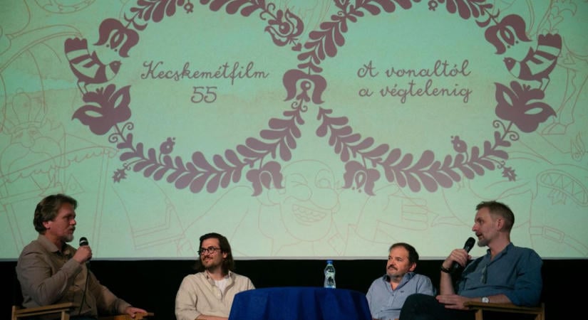 QR-kódokkal hozzák el Kecskemét utcáira a Magyar Népmeséket: megérkeztek az új részek  fotók