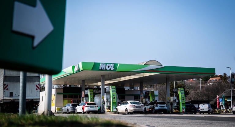 Magyar Péter luxusautókról beszélt, most újabb tüntetésre készülnek a benzinkutasok