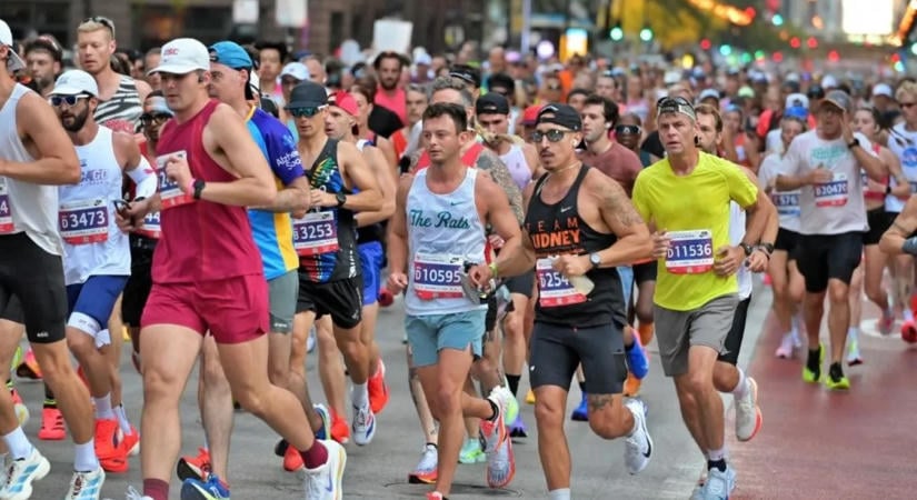 Egy éve még járni sem tudott, most maratont futott le a 17 éves tini