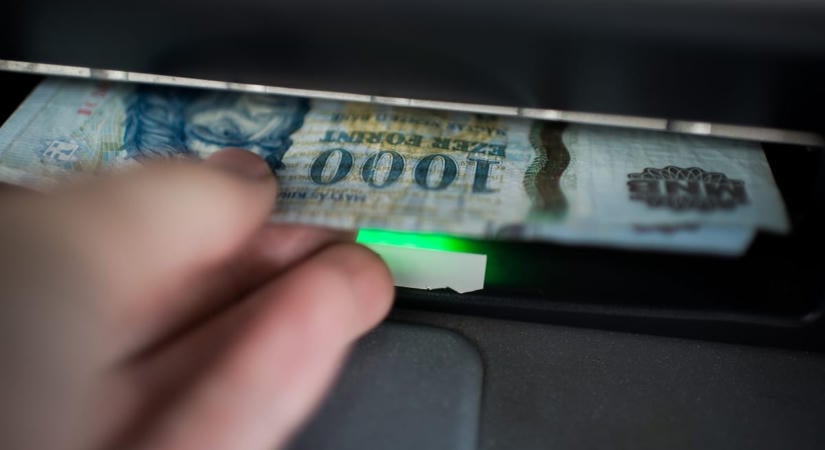 Félrevezető bankautomaták miatt bírságolta meg a GVH az Euronetet
