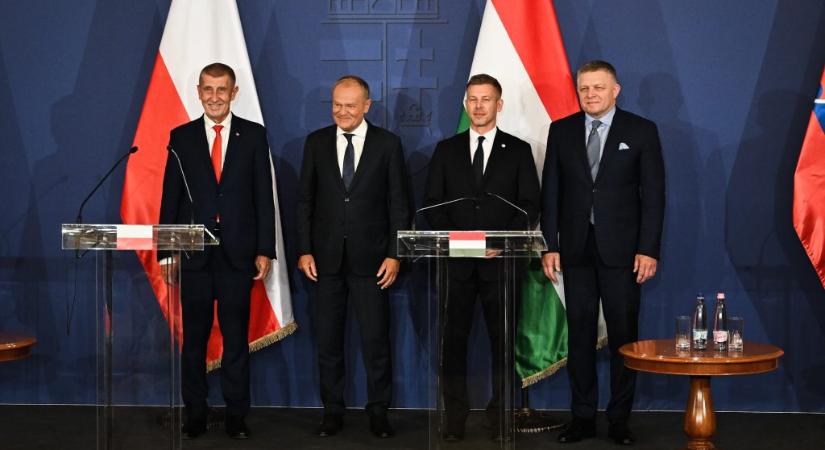 Tusk megköszönte Magyarnak, hogy visszaadta a reményt a V4-eknek