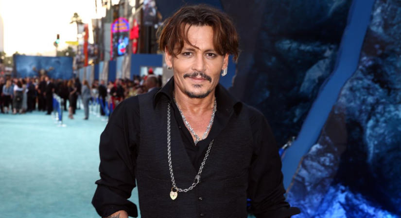 Johnny Depp ritkán látott fiának fotóján leesik az állad: tiszta apja, tagadhatatlanul
