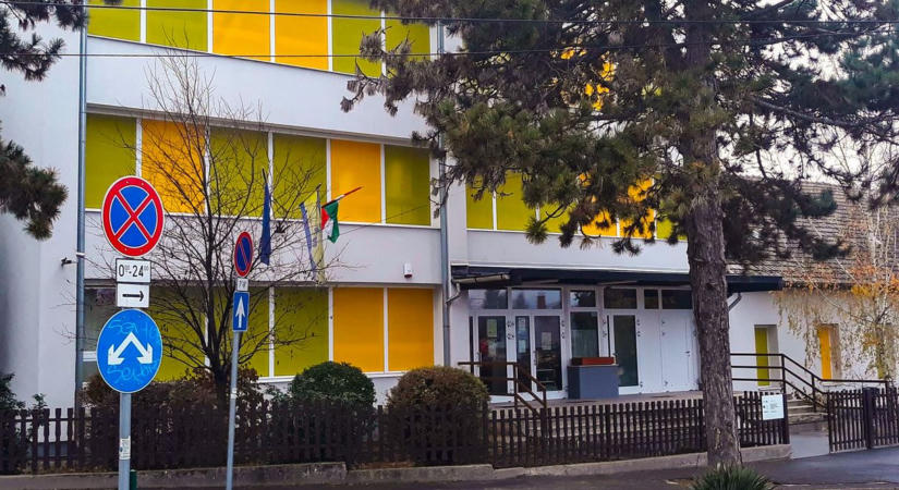 Új igazgatói pályázatot írnak ki a csömöri iskolában: egy szülő csuklószorításról és megalázó büntetésekről beszélt Bátovszky János kapcsán