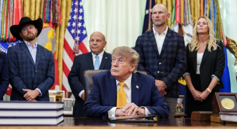 Kibordult Donald Trump a brüsszeli vezetőkre: szerinte teljes képmutatás, amit Oroszországgal csinálnak
