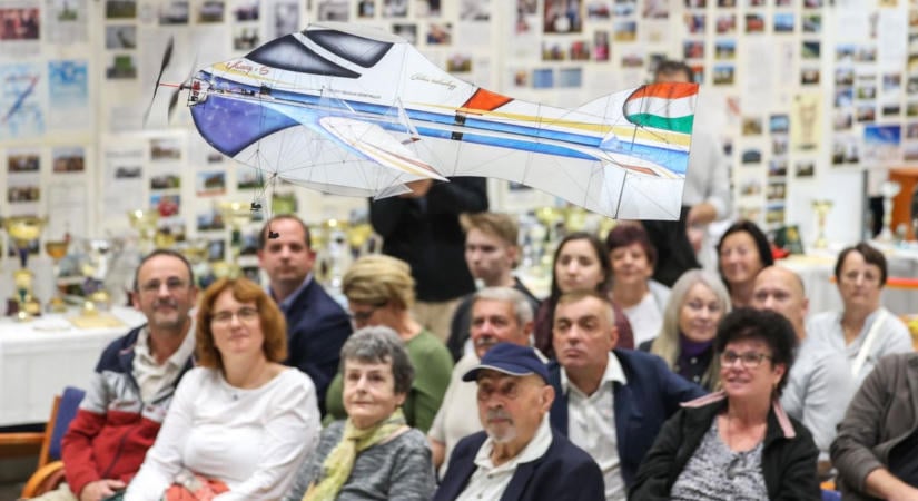 Negyven éve szárnyalnak a herendi modellezők – jubileumi kiállítással ünnepelnek ( galéria, videó)