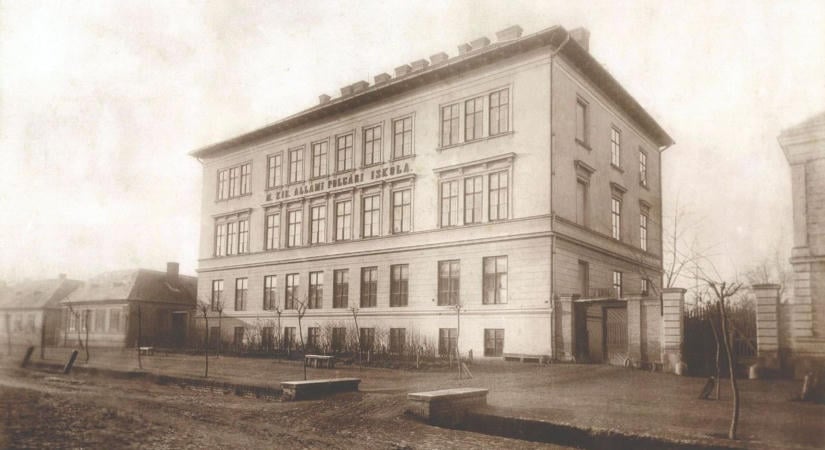 Száznegyvenkét évvel ezelőtt "becsöngettek" Kapuváron, a polgári iskolában