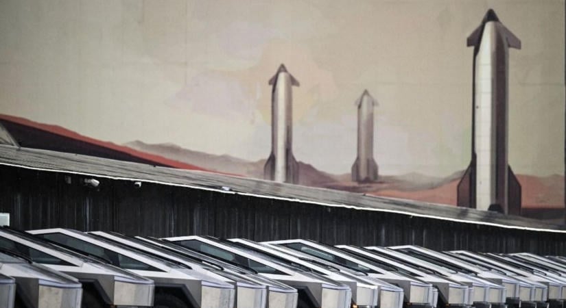 Elon Musk gigantikus dobásra készül: 5 ezer milliárd dollár a tét – elmagyarázzuk, miért lehet jó üzlet minden idők legnagyobb vállalati egyesülése