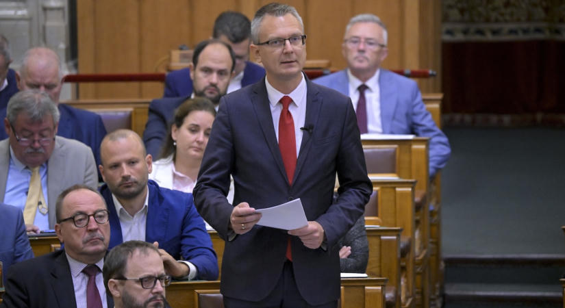 A Tisza 40-50 forinttal, a Fidesz 40-50 százalékkal csökkentette a gyógyszerárakat