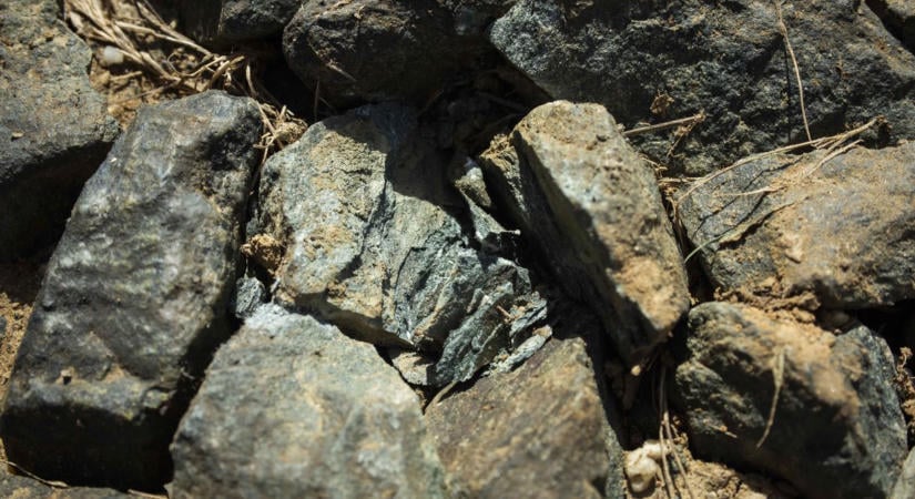 Durva fejlemények azbesztügyben: 4000 százalékos határérték-túllépés Kőszegen, Szombathelyen már a munkálatok leállítását követeli a Greenpeace