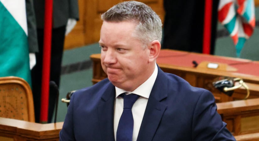Nyilvánosan kérte számon Pósfai Gábor belügyminiszter a rendőrséget a kommunikációs botrány miatt