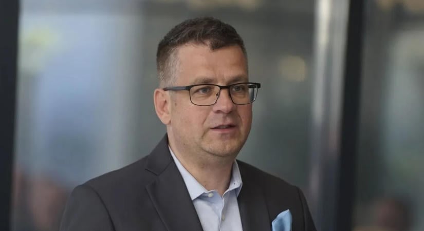 Elismerte az ügyészség: megfigyelték Seszták Miklóst a mentelmi joga felfüggesztése előtt