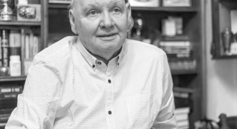 Meghalt Lakatos T. Károly
