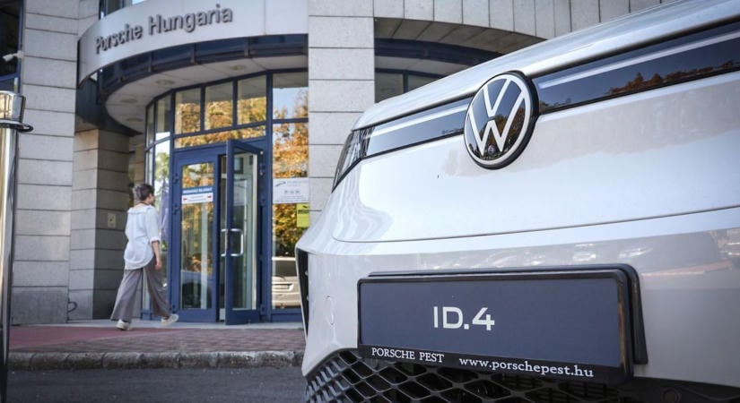 Fontos bejelentést tett a Porsche Hungaria: minden autóvásárlót érint az újítás – a Volkswagen és a Skoda szárnyal, de a kínaiak már a spájzban vannak