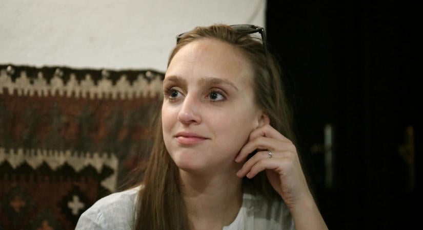 „Kegyetlen gyakorlat” – a magyar nők szülési lehetőségeiről írt Sodró Eliza