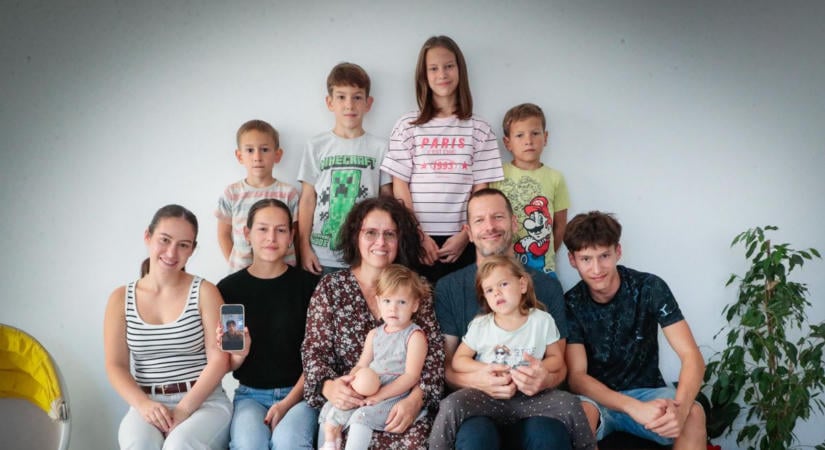Minden gyermekkel egy új őrzőangyal is költözött a családba – a tízgyermekes vépi Jakab családnál voltunk vendégségben