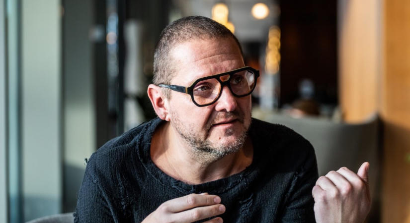 Elkapták Lakatos Márkot a Szigeten, újra kamera elé állt a pedofil-botrány után