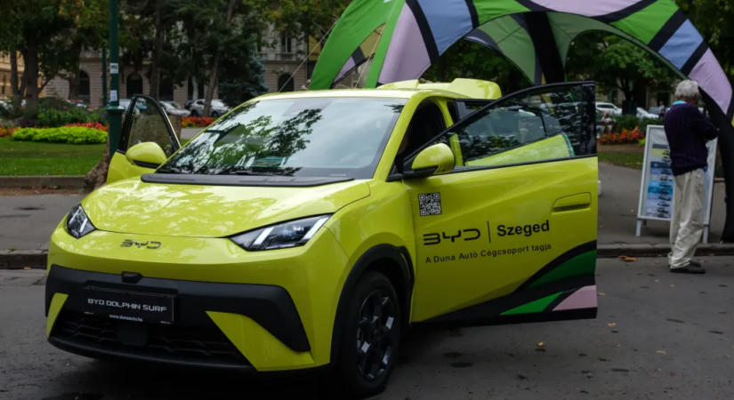 Az új határidőt sem lesz könnyű tartania a BYD-nak, és az állami támogatás is bizonytalan