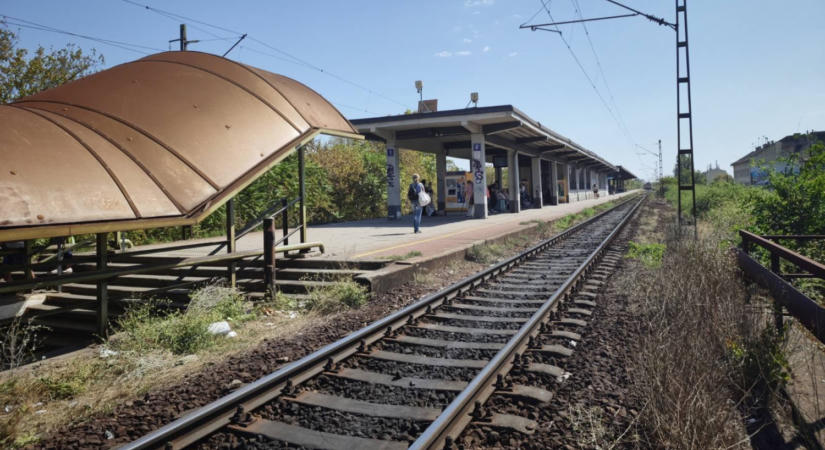 Hatalmas fejlesztés és akadálymentesítés indul Magyarország egyik legfontosabb elővárosi vasútvonalán