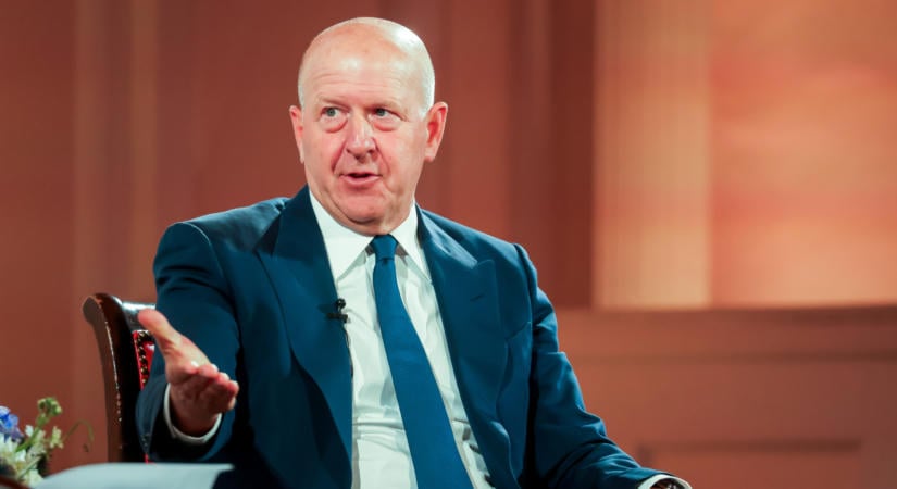 Megszólalt a Goldman Sachs vezére is, eséssel zárt a bank