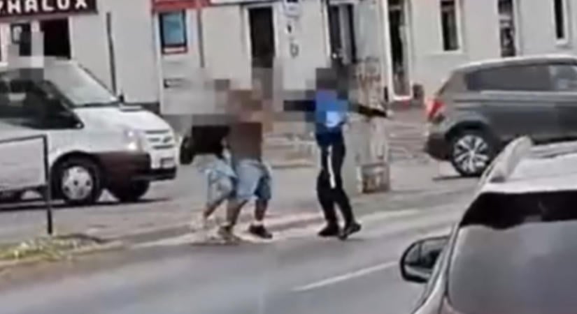 Tömegverekedés tört ki Debrecenben a reggeli csúcsforgalomban egy szerelmi ügy miatt